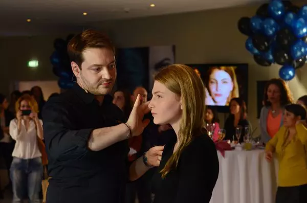 Demonstratie make-up Alexandrau Abagiu