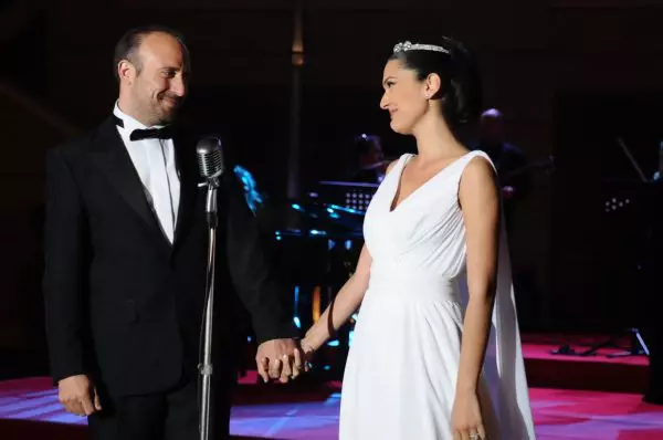 Berguzar Koorel si Halit Ergenc