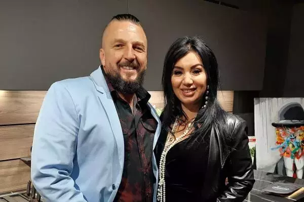 adriana-bahmuteanu-pregatita-sa-ramana-insarcinata-3