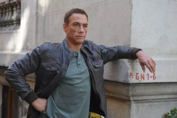 6_Bullets_Jean_Claude_Van_Damme