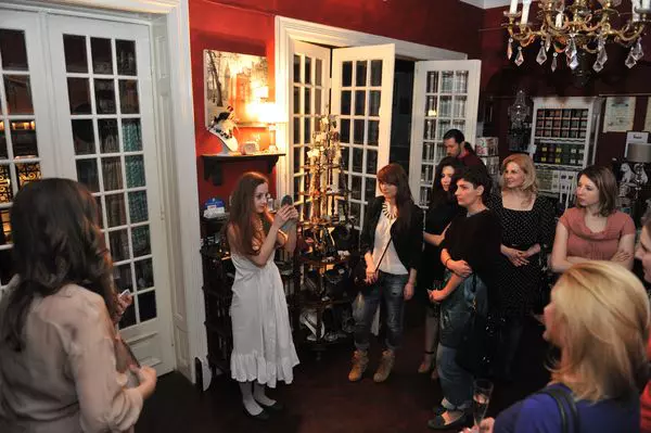 Alice in Tara Minunilor la British Gallery