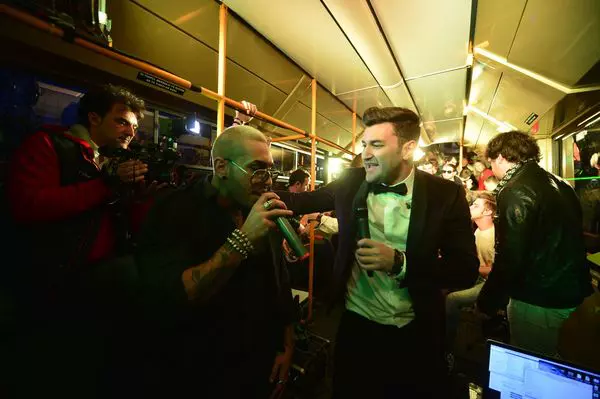 Smiley si Alex Velea