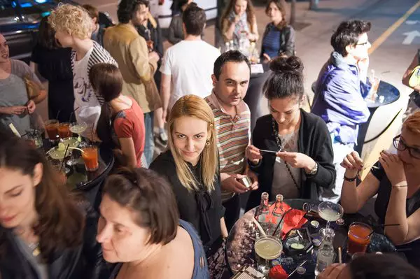 Lansare Les Vampires