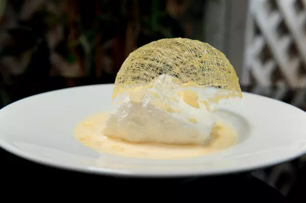 Ile flotante sur creme anglaise