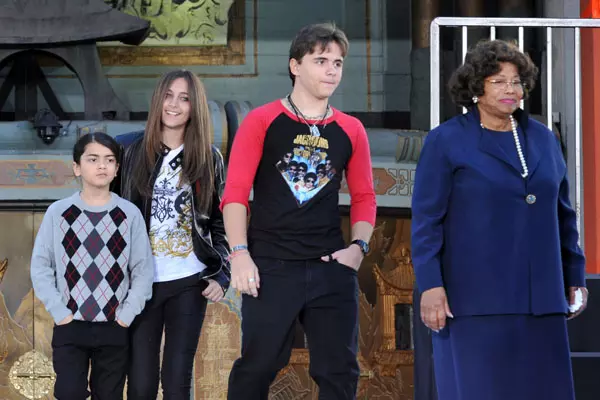Katherine Jackson si nepotii
