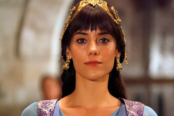 Cansu Dere 1 - rol Firuze