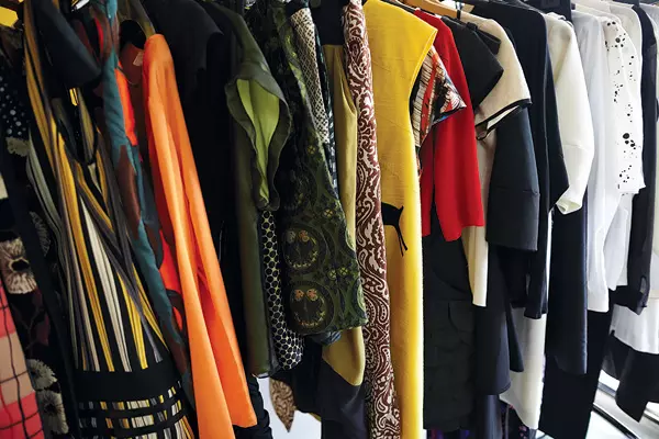 Operatiunea Dulapul cu designerul Andreea Tincu 