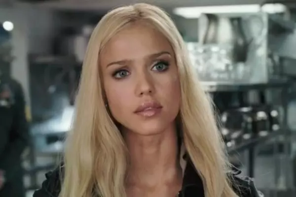 Jessica Alba în Fantastic 4: Rise of the Silver Surfer
