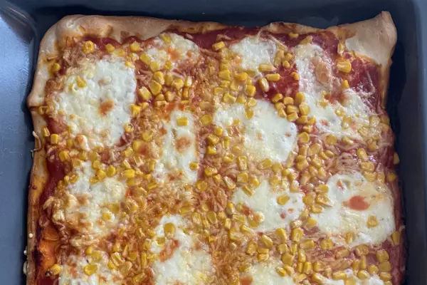 Pizza cu blat cumpărat