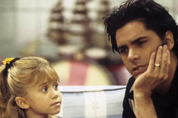 John Stamos și surorile Olsen