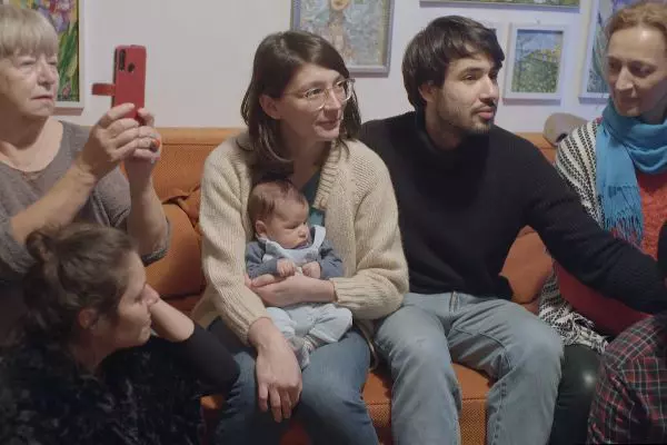 5. O familie aproape perfectă