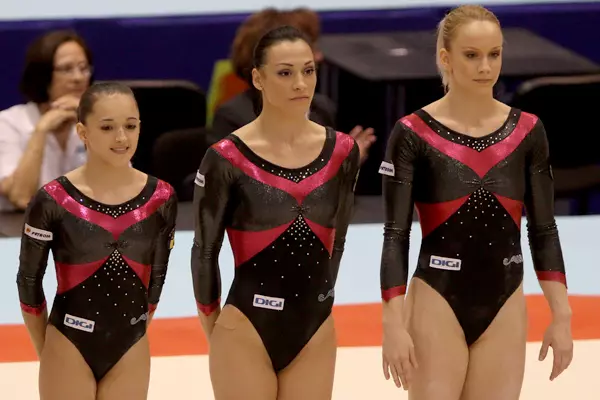 Larisa Iordache, Cătălina Ponor  şi Sandra Izbaşa