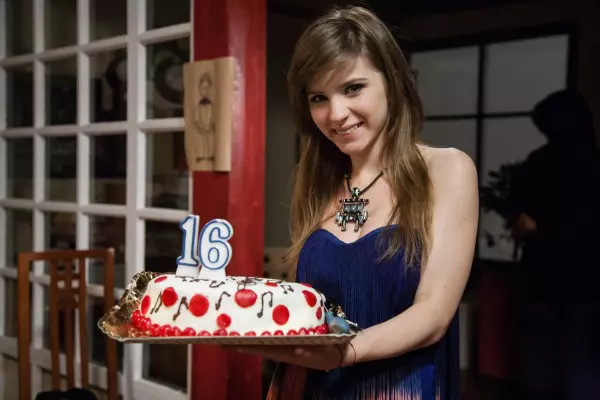Petrecere surpriza de ziua Ancai in Pariu cu viata