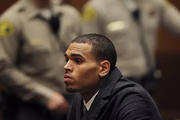 Chris Brown a primit o nouă sentinţă