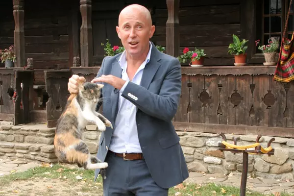 Mugur Mihăescu a speriat fetele la Mi-s de la ţară