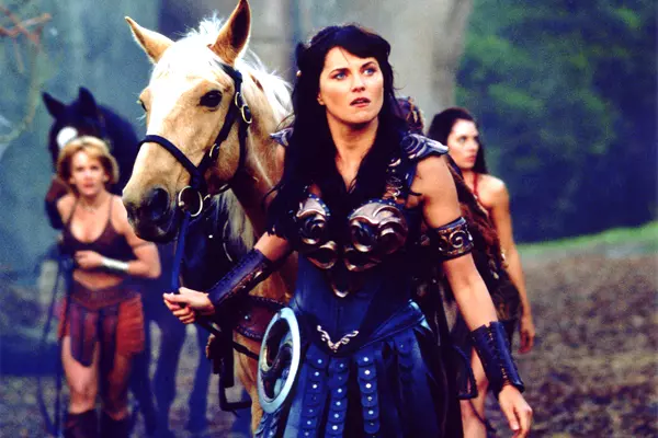 Lucy Lawless vrea s-o readucă pe Xena la tv