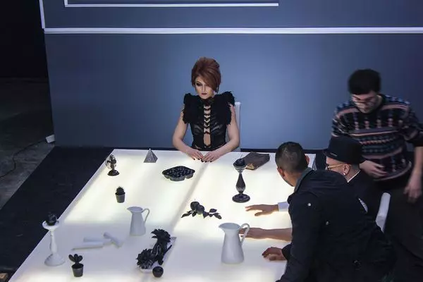 Alexandra Ungureanu in rochie Iris Serban 