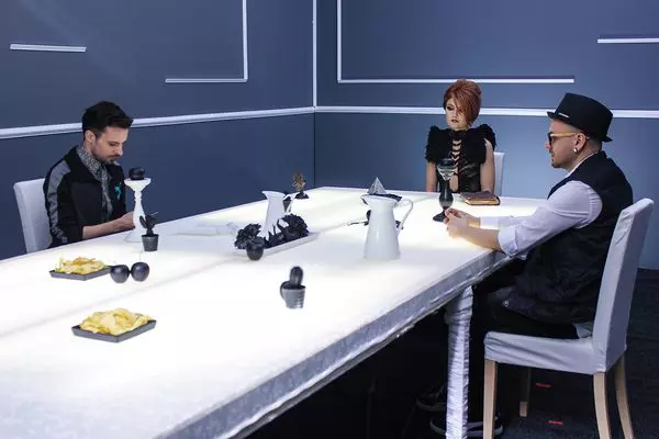 Alexandra Ungureanu in rochie Iris Serban