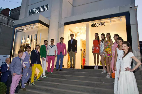 prezentare Moschino