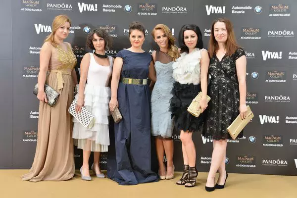 Echipa VIVA - Daciana Rudan, Raluca Tamas, Luana Danet, Oana Popoiag, Claudia Cojocea si Florentina Liutic