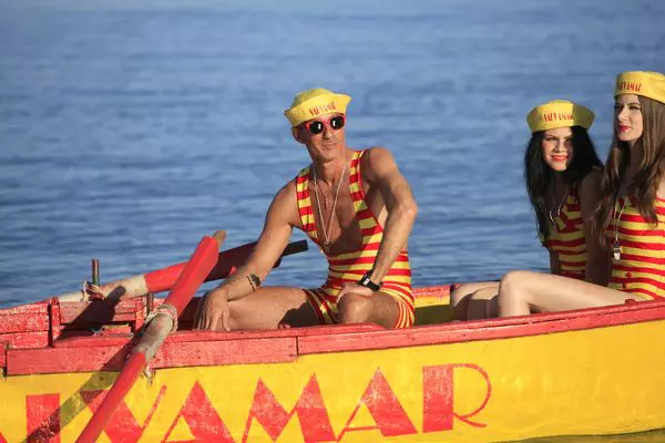 Imagine din clipul Viva Mamaia!