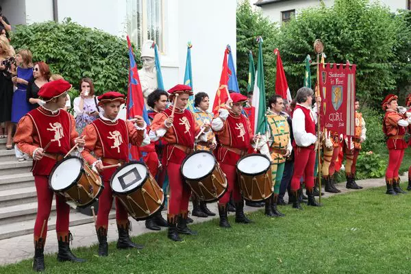Spectacolul stegarilor italieni