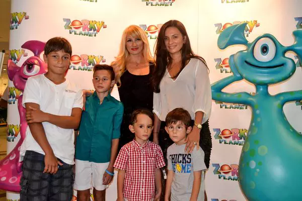 Mirela Stelea, Lucia Prajisteanu