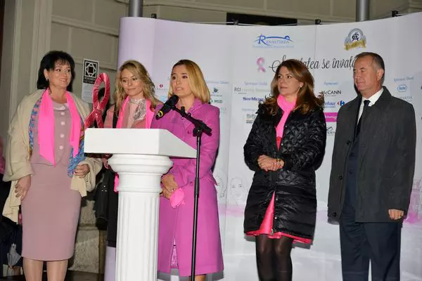 Ligia Grozdan, Laura Cosoi, Andreea Esca, Mihaela si Mircea Geoana