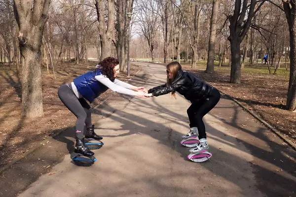 Adela Popescu si Diana Ştirbu