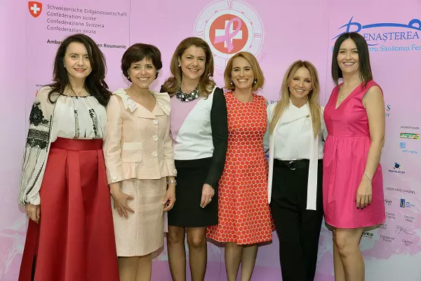Veronica Savanciuc, Cristiana Copos, Mihaela Geoana, Andreea Esca, Camelia Sucu, Amalia Nastase(boardul Fundatiei Renasterea)