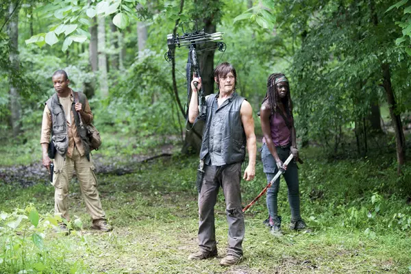 Bob (Lawrence Gilliard Jr), Daryl (Norman Reedus) si Michonne (Danai Gurira) in „The Walking Dead