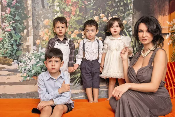 Nicoleta Luciu si copiii