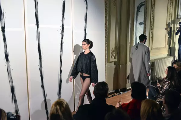 Prezentare Pas du Tout