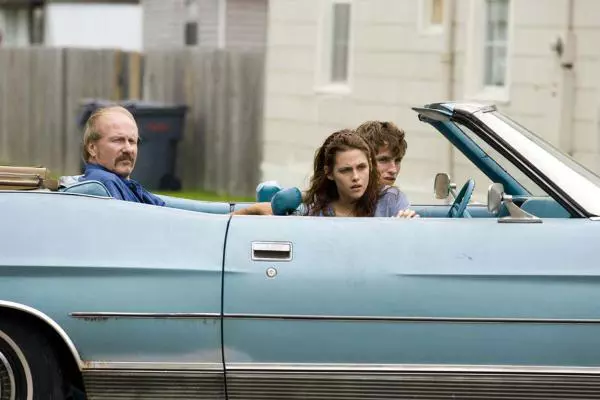 Cu Kristen Stewart in The Yellow Handkerchief