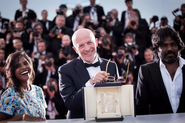 Jacques Audiard Palme d Or pentru Dheepan si actorii Kalieaswari Srinivasan si Jesuthasan Antonythasan