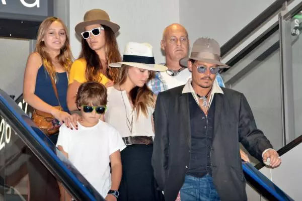 Lily Rose si familia ei