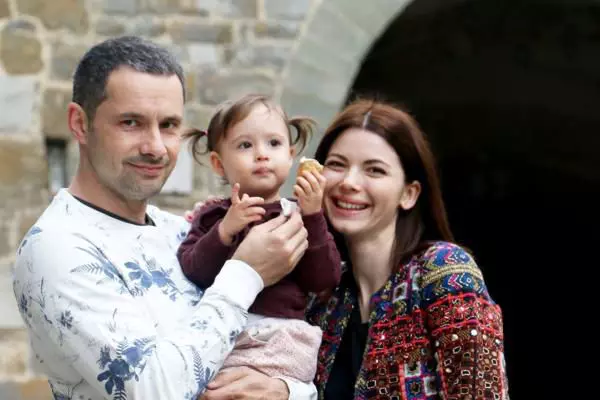 Anca și Ștefan Lungu, alături de fetița lor, pe vremea când erau fericiți