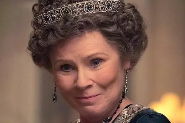 1.-The-Crown-sezonul-5-Imelda-Staunton