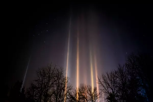 Pilonii de lumină