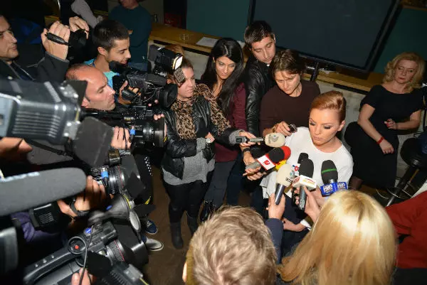 Alexandra Stan da interviuri