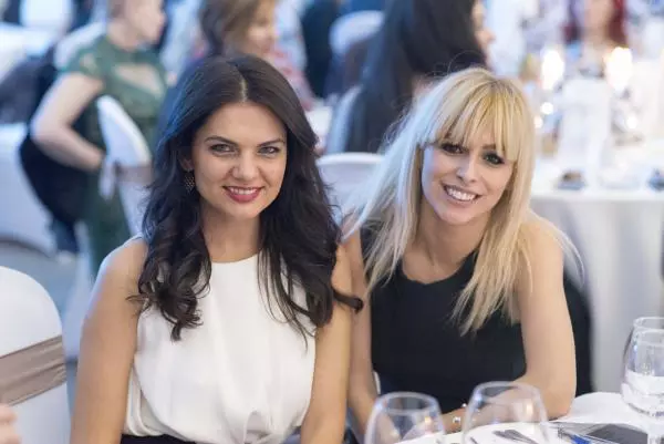 Malvina Cservenschi si Oana Popoiag (Viva)