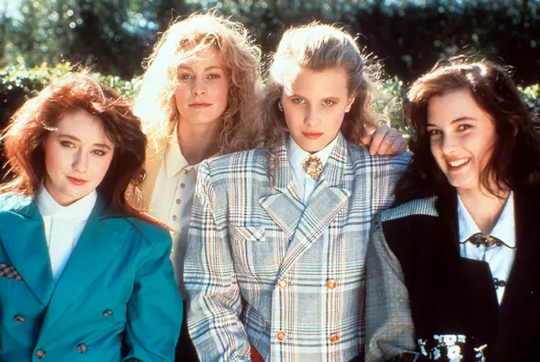 Winona Ryder Shannen Doherty Lisanne Falk și Kim Walker în „Heathers” (1988)