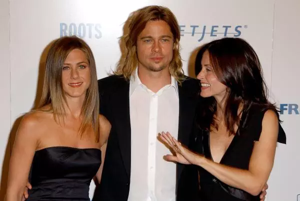 Jennifer Aniston, Brad Pitt si Courtney Cox