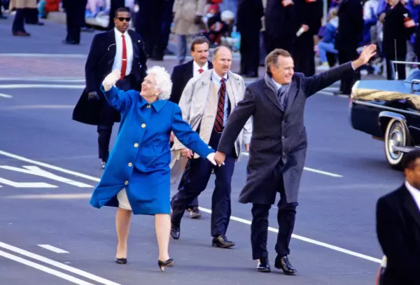 18. Barbara Bush în 1989 la ceremonia de învestire