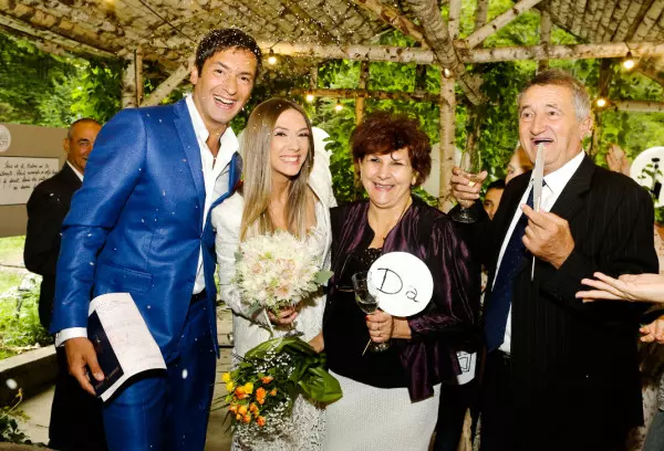 Adela Popescu, Radu Vâlcan și părinții Adelei