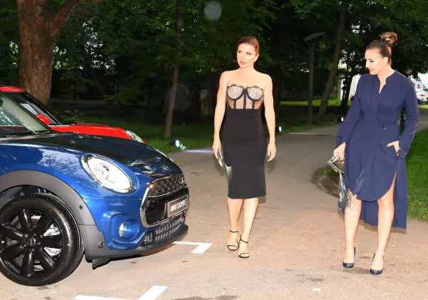 Carmen Bruma si Adina Halas