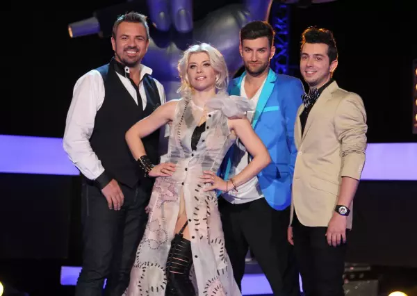 Loredana, Smiley, Marius Moga și Horia Brenciu așteaptă ca show-ul să înceapă