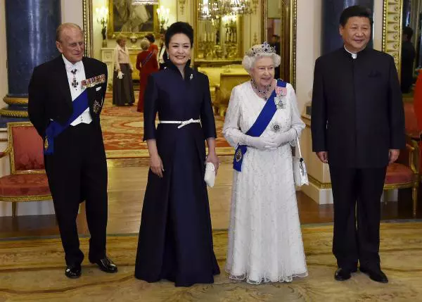 Xi Jinping,  Peng Liyuan, Regina Elisabeta a II-a si Printul Philip, Duce de Edinburgh
