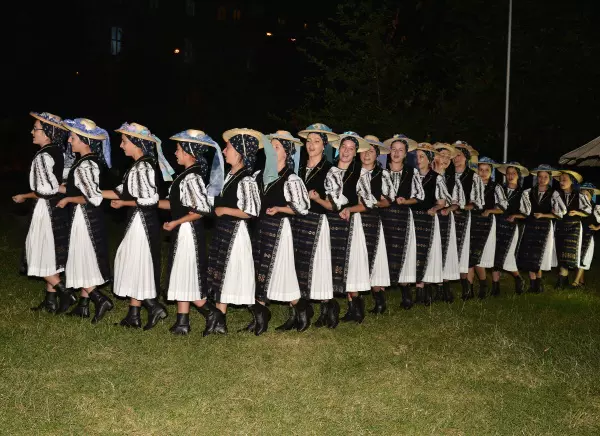 Dansuri populare romanesti