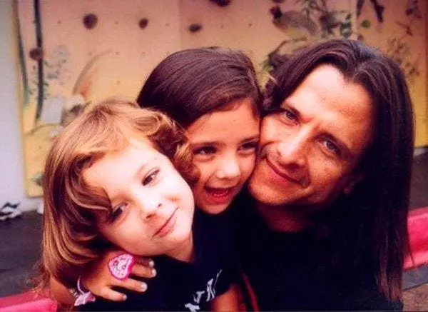 Eduardo-Palomo-si-copiii-sai